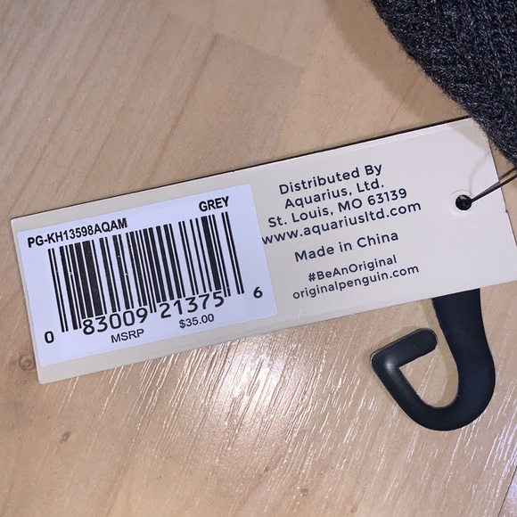 ORIGINAL PENGUIN Penguin patch logo beanie / toque Grey - Picture 5 of 6